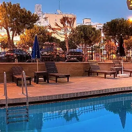 Temple Hotel 3*