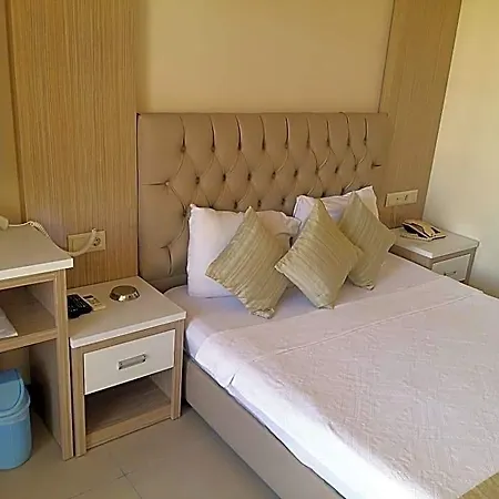 Temple Hotel 3*