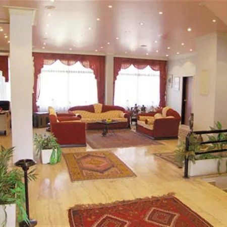 Отель Temple 3*